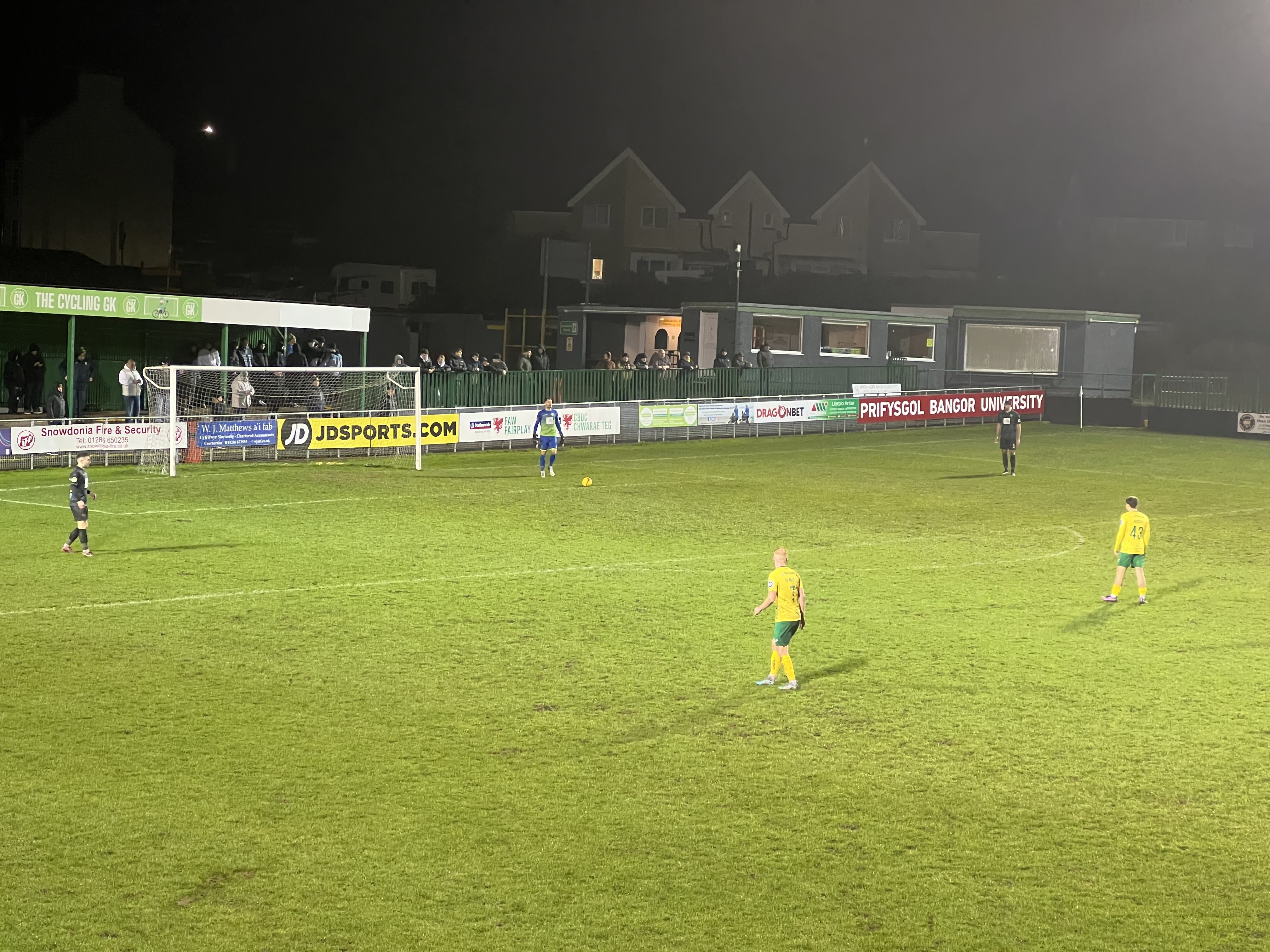 The New Saints extend their JD Cymru Premier lead with a 1-0 win at The Oval