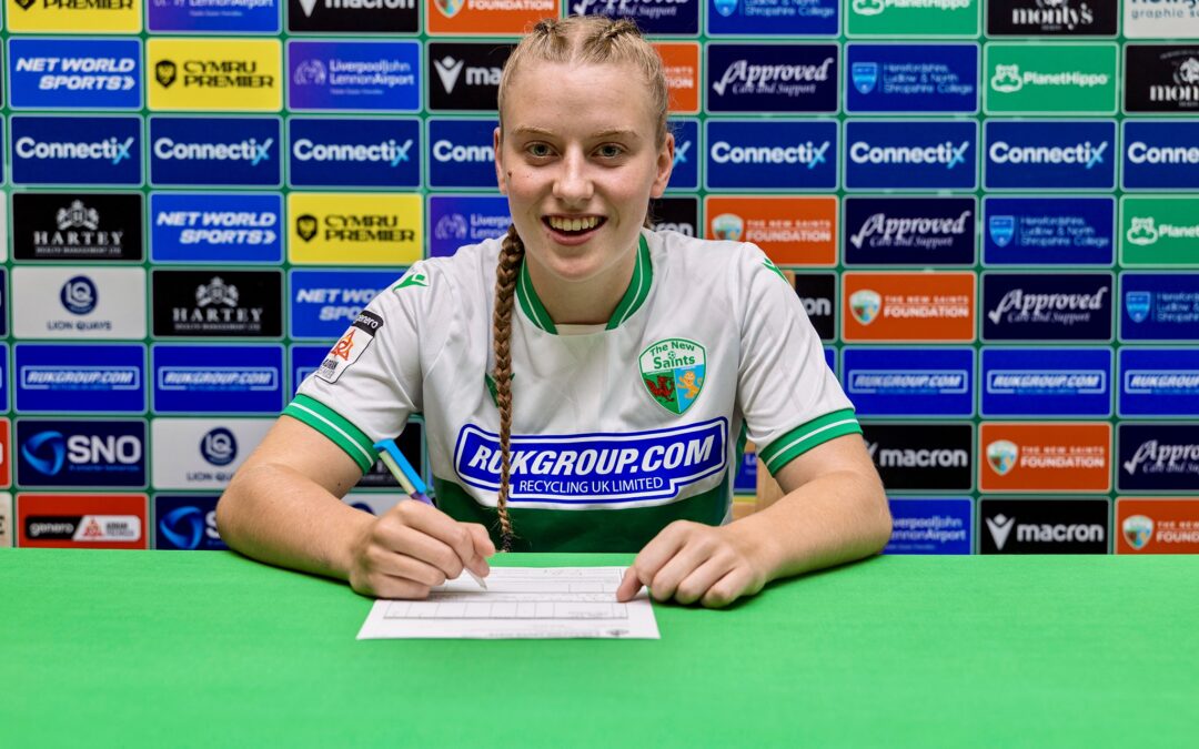The New Saints Women sign Wales youth international Annie Davies